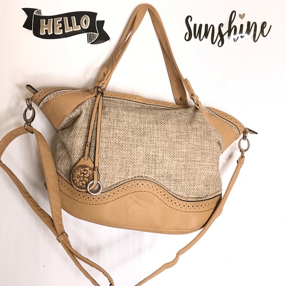 Handbags - Like New Quality Faux Leather Bohemian Handbag